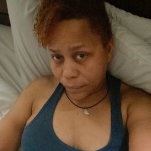 Meet your Posher, Dee dee